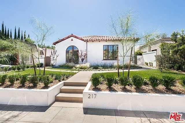 1st image of 217 N Doheny Dr
