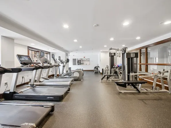 22 Avenue At Port Imperial image 8 of 34