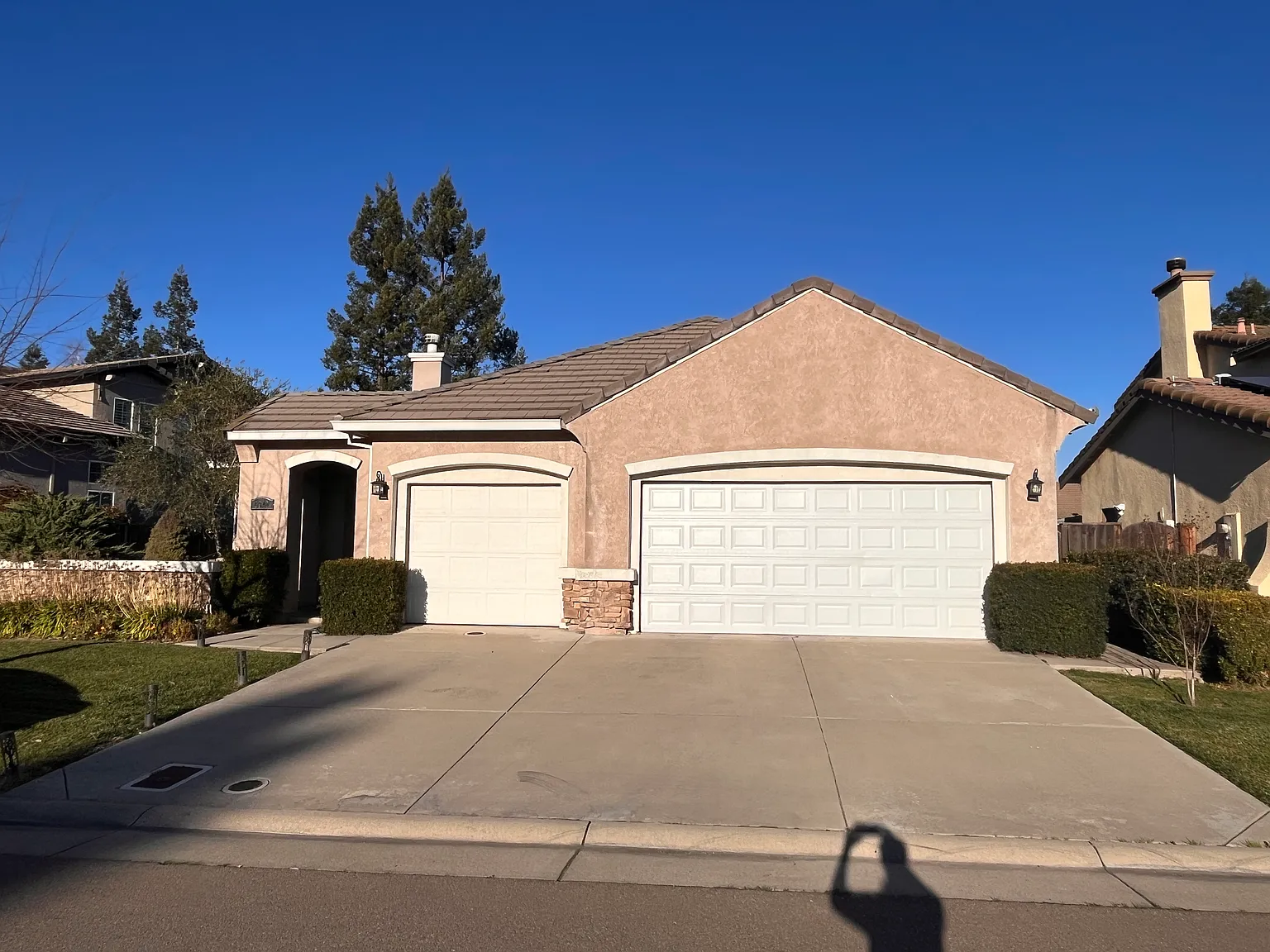 5940 Riverbank Cir photo 1