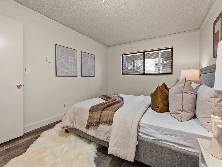 321 Bellevue Way SE #403 — Photo 11