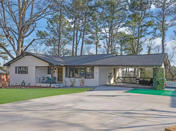 5952 Robin Hood Ln, Norcross, GA 30093