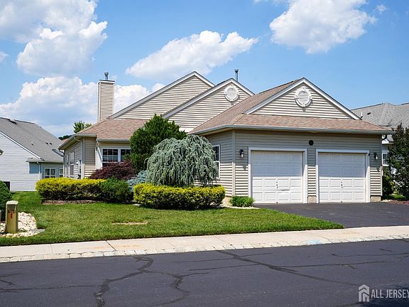 2nd image of 64 Vineyard Ct