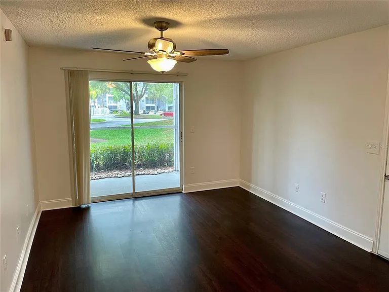 2521 Grassy Point Dr #101 — Photo 8