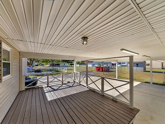 4th image of 308 Carrie Dr