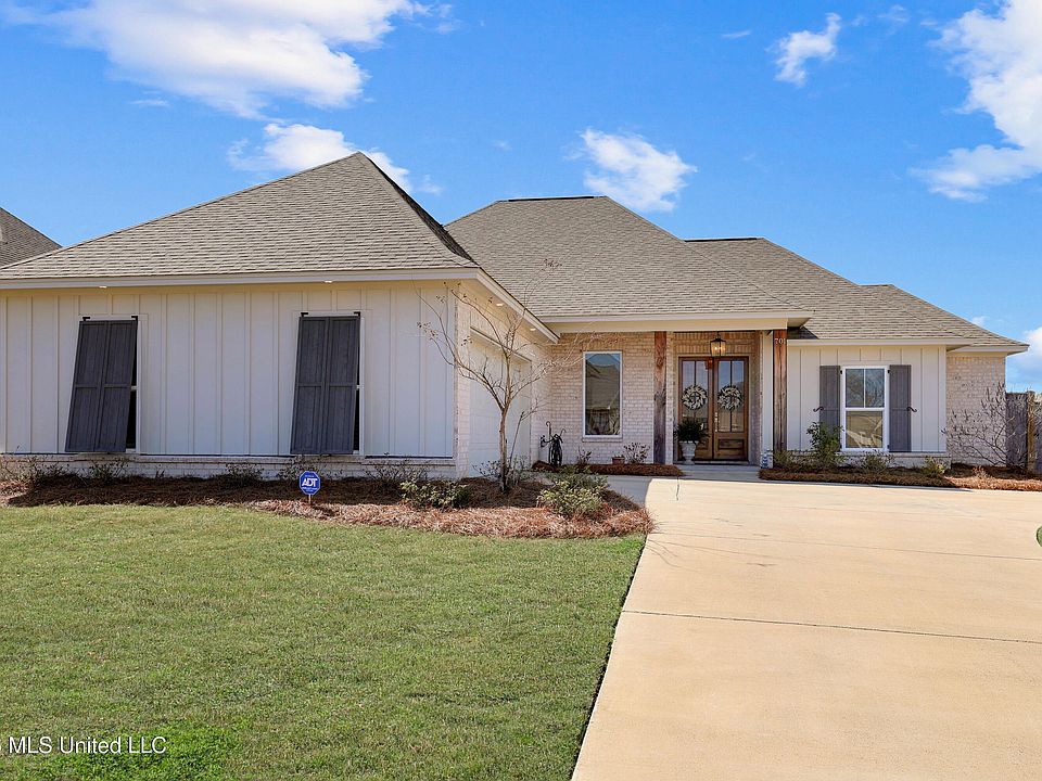 1st image of 701 Summerfield Dr