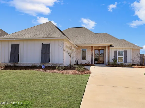 701 Summerfield Dr, Canton, MS 39046