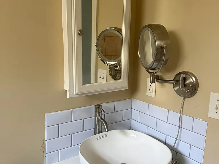 324 E Peterson Dr — Photo 28