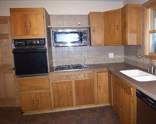 1203 Jasper Dr — Photo 2