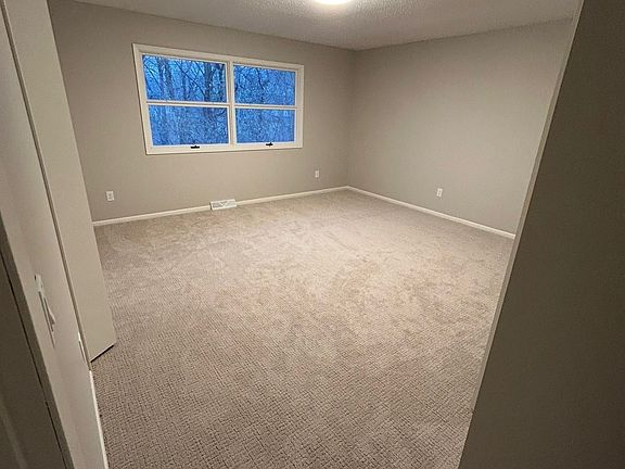 4th image of 5565 Shorewood Ln #5565