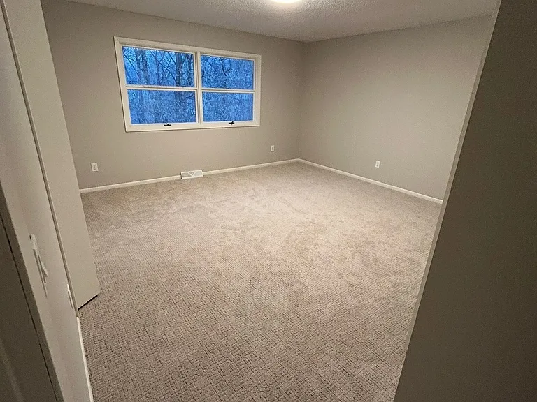 5565 Shorewood Ln #5565 — Photo 4