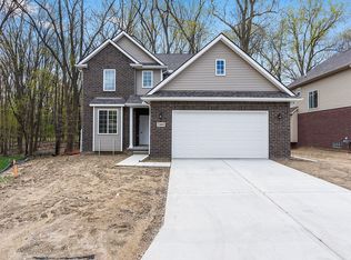 24683 Pembrooke Dr, Southfield, MI 48033