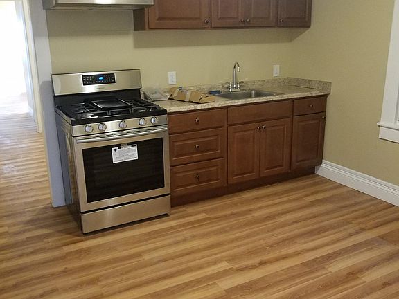 4th image of 223 Main St