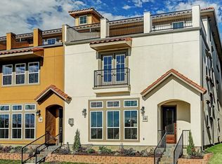 14 W Oaks Dr, Houston, TX 77058