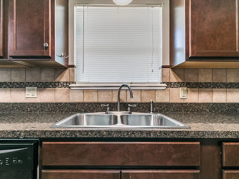 212 S Mercedes Dr — Photo 8
