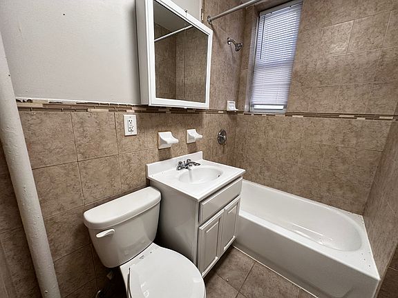 4th image of 96 Highland Ave APT 106A