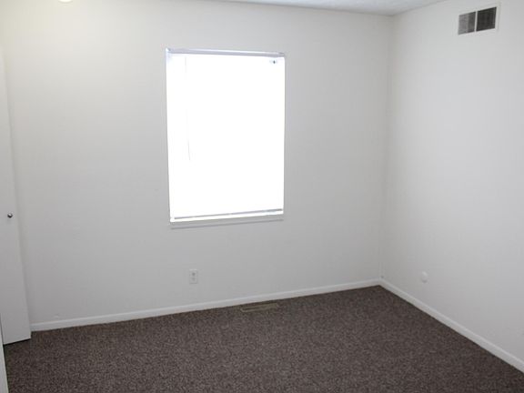 3rd image of 907 Burcham Dr