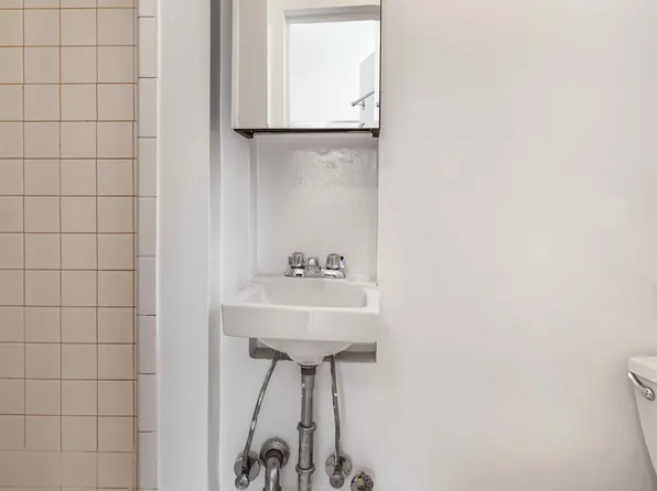 241 Mulberry Street image 5 of 5