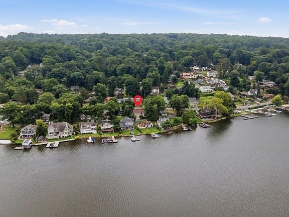 2nd image of 126 E Shore Trl