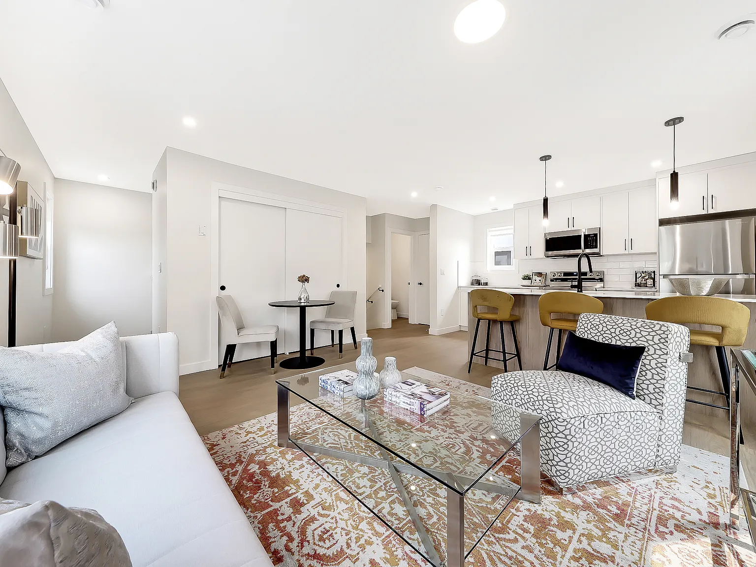 Killarney Avas - 2 Bedrooms — Photo 1