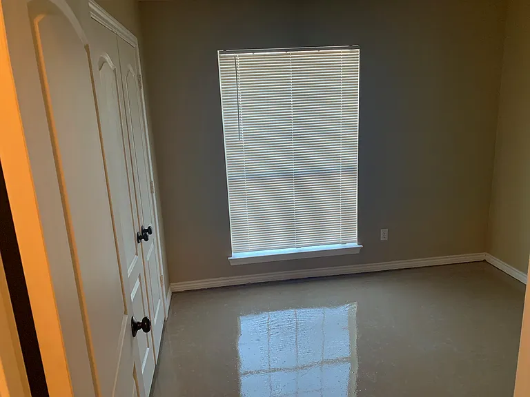 211 Patricia Ct — Photo 11