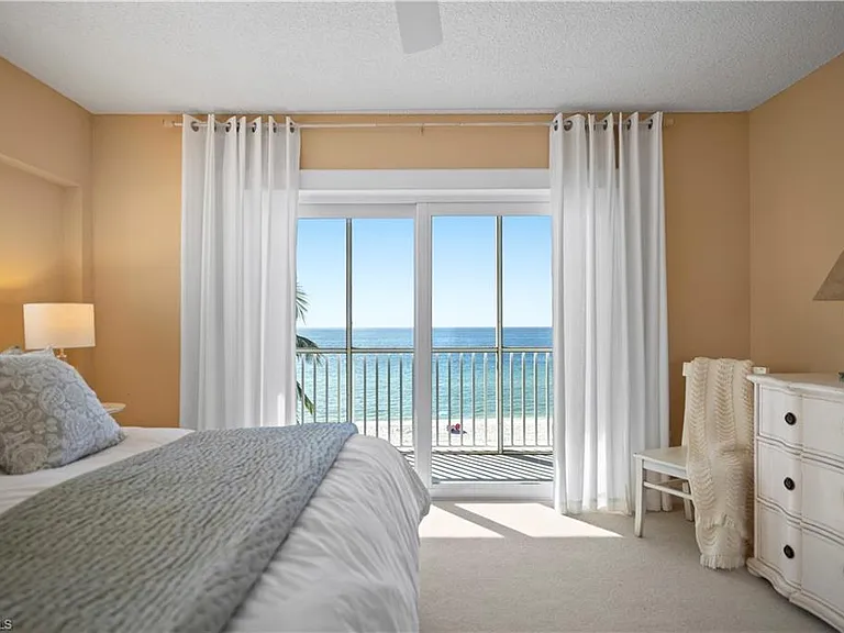 1977 Gulf Shore Blvd N #401 — Photo 12