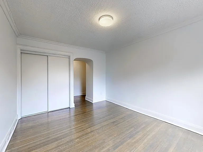 1602 Bathurst St — Photo 11