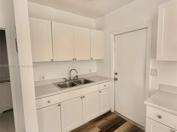 1903 Thomas St, Hollywood, FL