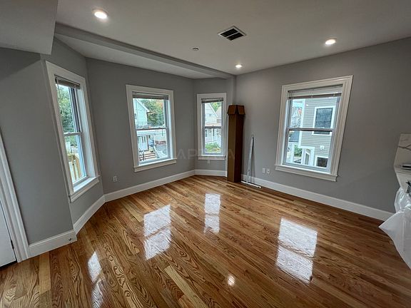 5th image of 29 Alpine St #2
