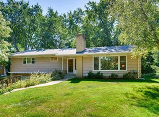 1556 Edgewater Ave, Arden Hills, MN 55112