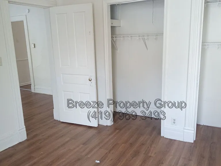 323 Champion St — Photo 5
