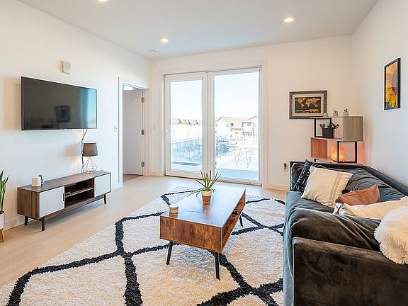 4th image of 476 Enterprise Blvd Unit 220