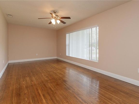 4th image of 34 Melodie Ln