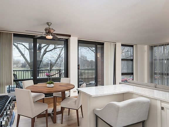 2nd image of 3021 S Michigan Ave Unit 214