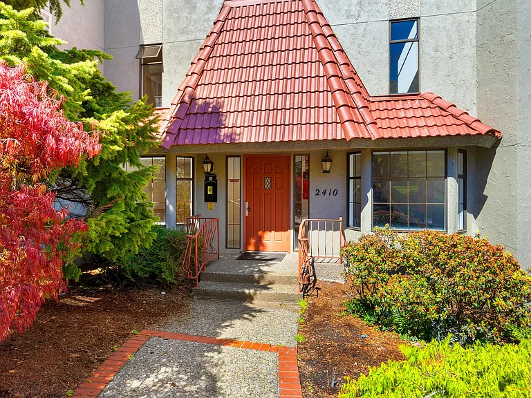Lawton Park Villas- One month free- 2 Bed / 2 Bath Space to Live, Room to Breathe, All Yours. Mag... — Photo 16