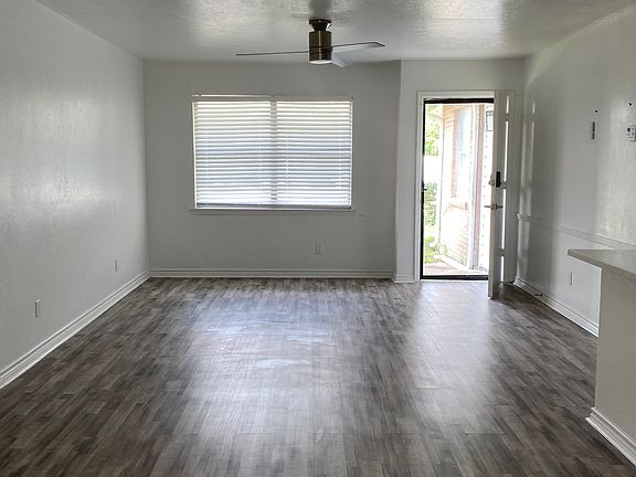 5th image of 2942 Candlewick Ln
