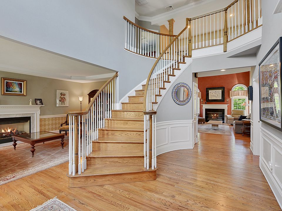 1st image of 12 Chiusa Ln
