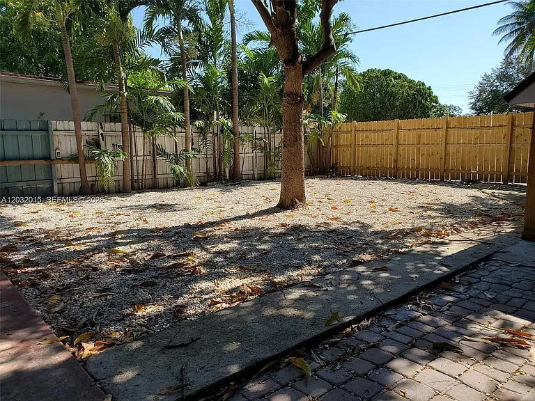 10341 NW 6th Ave — Photo 28