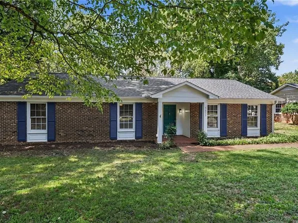 5411 Amberhill Dr, Greensboro, NC 27455
