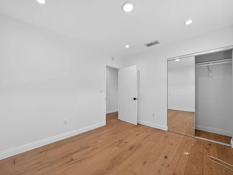 652 Vernon Ave #2 — Photo 20