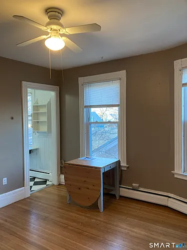 192 Foster St #3B Photo 1