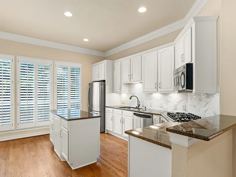 4230 Holland Ave — Photo 28