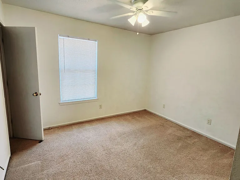 5807 Redstone Dr — Photo 7