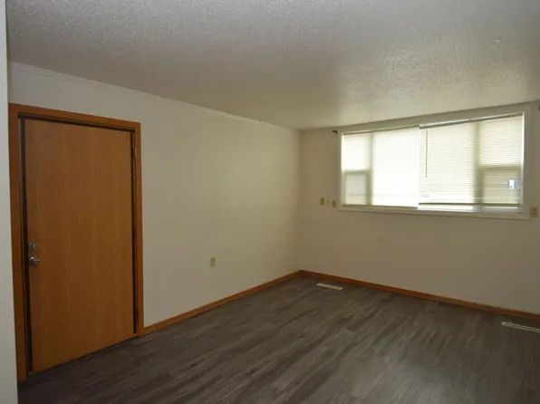 Goelzer-1114 Park Dr., 1114 Park Dr #3, Grand Forks, ND 58201