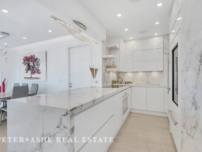200 E 69th St #31A — Photo 4