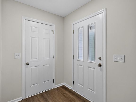 5th image of 114 Elbow Cir