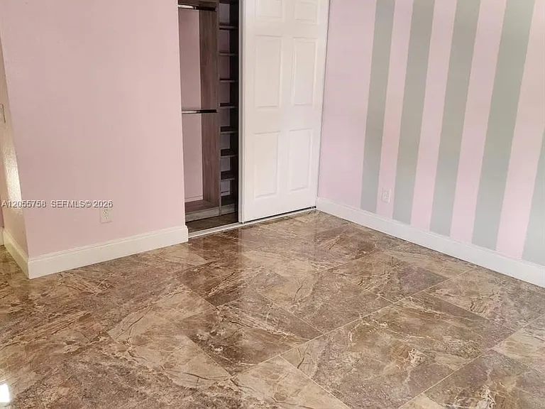 11130 N Lakeview Dr #1 — Photo 25