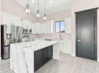 25886 W DENVER HILL Drive, Wittmann, AZ 85361