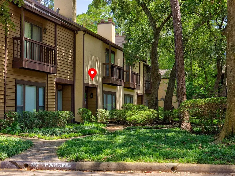 11711 Memorial Dr #621 — Photo 2