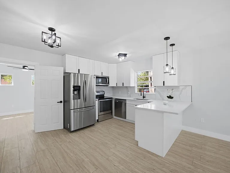 6052 Central Ave — Photo 12