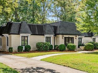 904 Pebble Dr, Greensboro, NC 27410